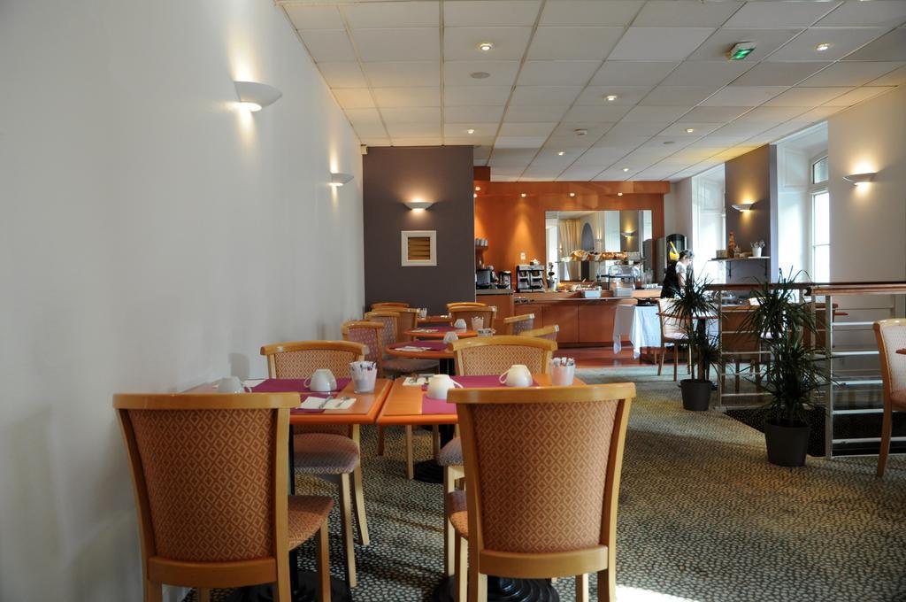 Mercure Centre Place Bretagne 4*