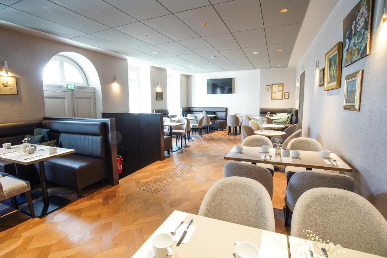 Mercure Centre Place Bretagne 4*